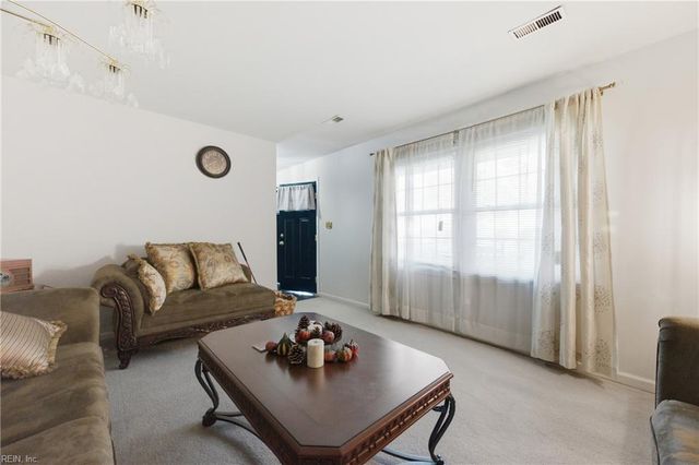 205 Orkney PL, Newport News, VA 23608
