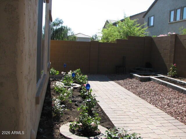 2048 W Monte Cristo Avenue, Phoenix, AZ 85023