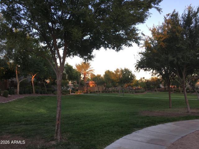 2048 W Monte Cristo Avenue, Phoenix, AZ 85023