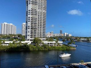 20515 E Country Club Dr 649, Aventura, FL 33180
