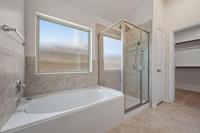 1024 Wolcott DR, Leander, TX 78641