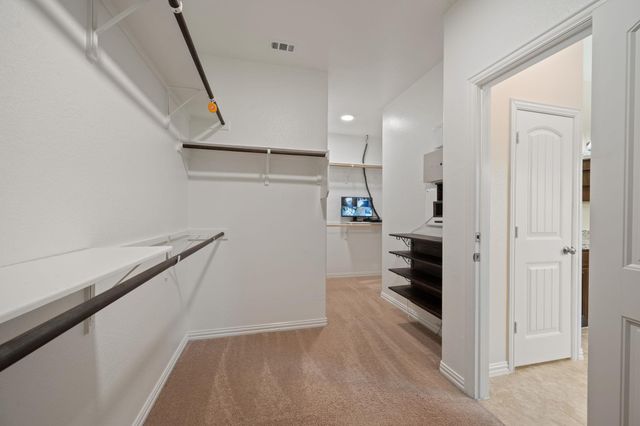 1024 Wolcott DR, Leander, TX 78641