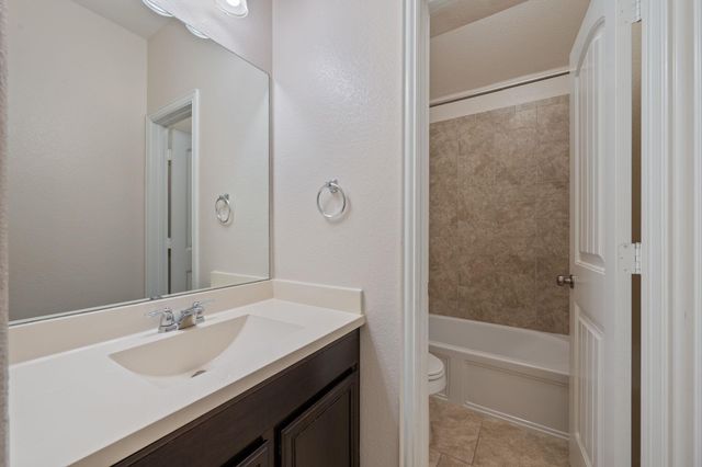 1024 Wolcott DR, Leander, TX 78641