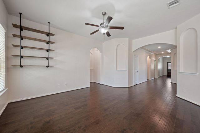 1024 Wolcott DR, Leander, TX 78641