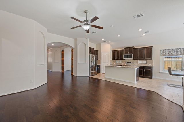 1024 Wolcott DR, Leander, TX 78641