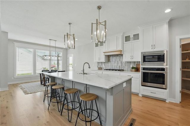 1312 NW 107th Terrace, Kansas City, MO 64155