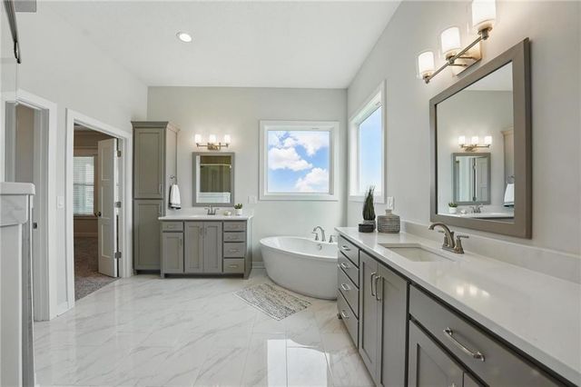 1312 NW 107th Terrace, Kansas City, MO 64155