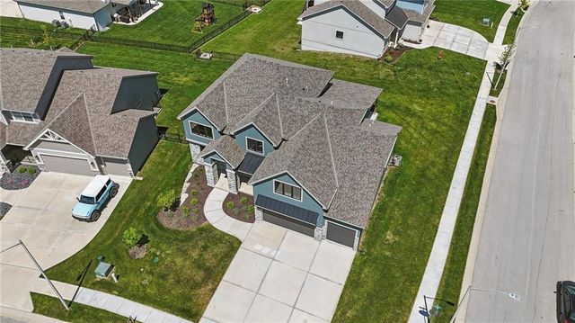 1312 NW 107th Terrace, Kansas City, MO 64155