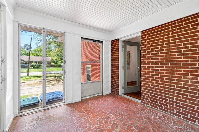 2 Larchmont CRES, Newport News, VA 23606