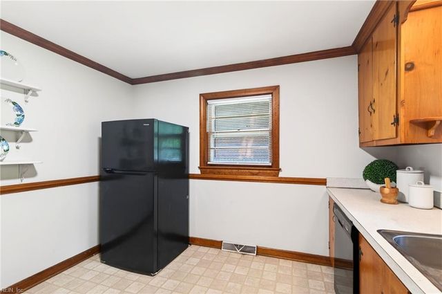 2 Larchmont CRES, Newport News, VA 23606