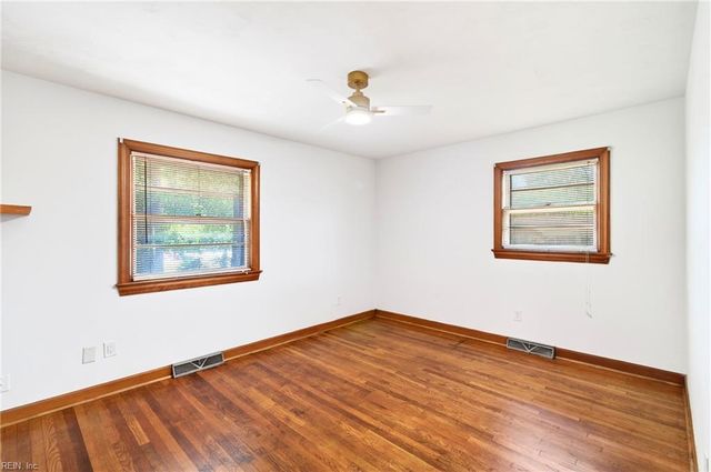 2 Larchmont CRES, Newport News, VA 23606