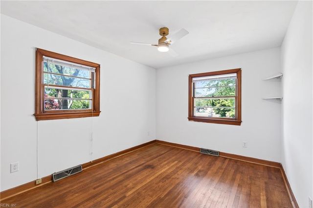 2 Larchmont CRES, Newport News, VA 23606