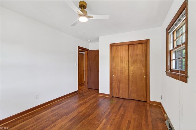 2 Larchmont CRES, Newport News, VA 23606