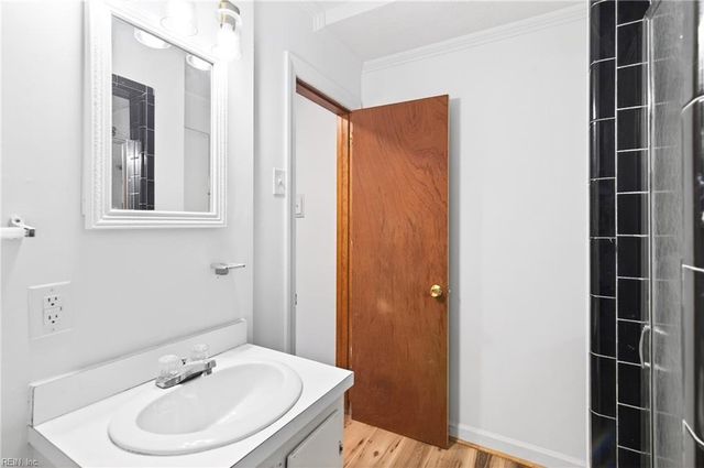 2 Larchmont CRES, Newport News, VA 23606