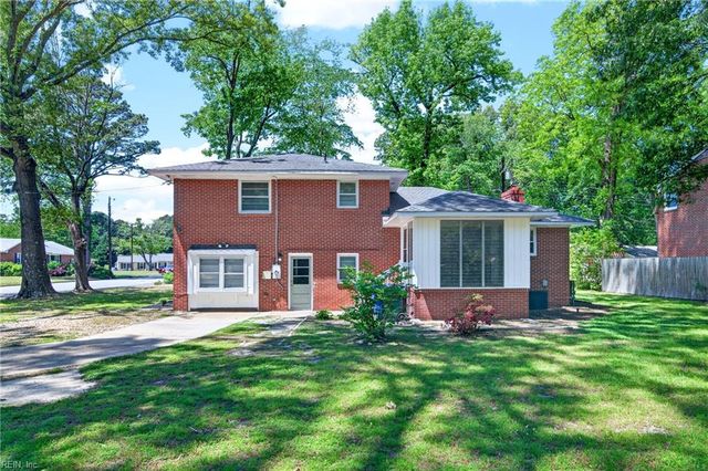2 Larchmont CRES, Newport News, VA 23606