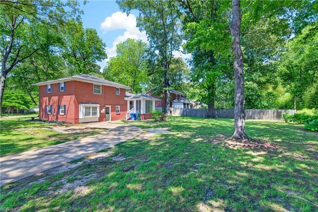 2 Larchmont CRES, Newport News, VA 23606