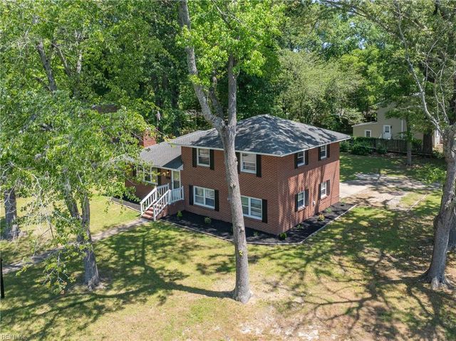 2 Larchmont CRES, Newport News, VA 23606