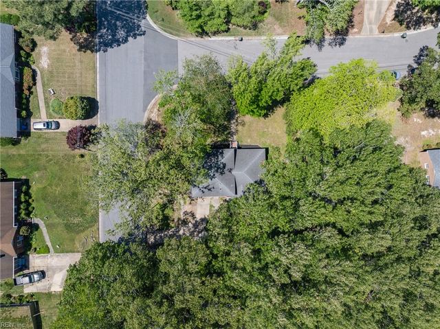 2 Larchmont CRES, Newport News, VA 23606