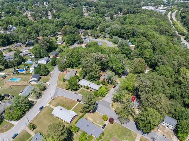 2 Larchmont CRES, Newport News, VA 23606