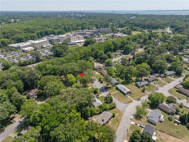 2 Larchmont CRES, Newport News, VA 23606