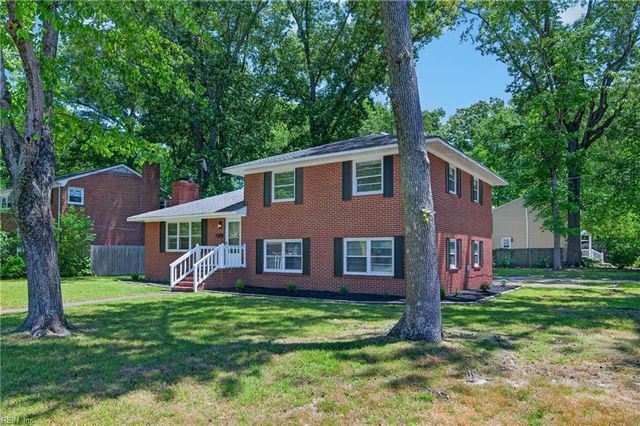 2 Larchmont CRES, Newport News, VA 23606