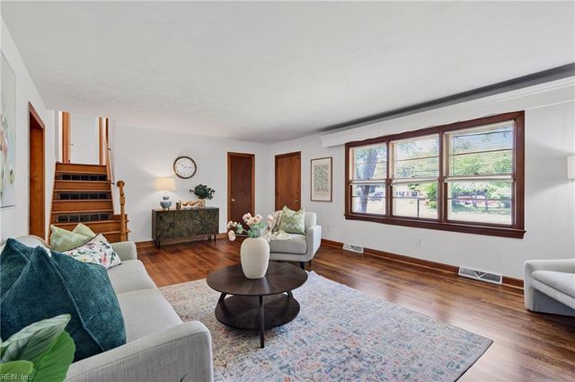 2 Larchmont CRES, Newport News, VA 23606
