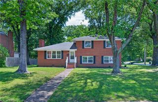 2 Larchmont CRES, Newport News, VA 23606