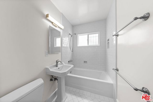 913 20th Street 1, Santa Monica, CA 90403