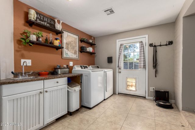 6717 E BOISE Street, Mesa, AZ 85205