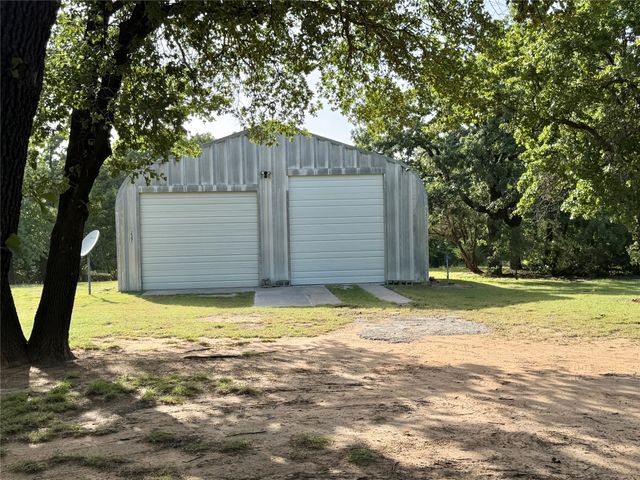 237 County Road 1643, Chico, TX 76431