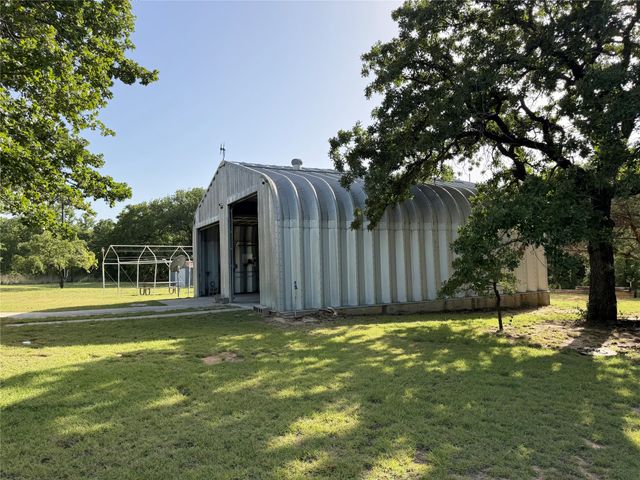 237 County Road 1643, Chico, TX 76431