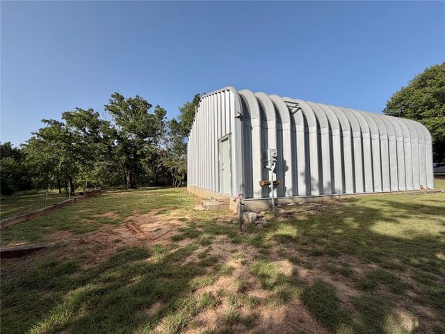 237 County Road 1643, Chico, TX 76431