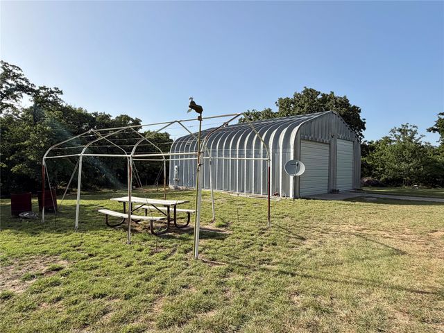 237 County Road 1643, Chico, TX 76431