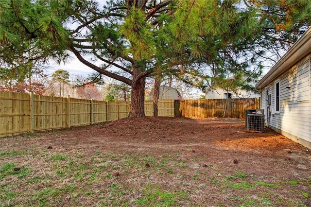 429 Aspen DR, Newport News, VA 23608