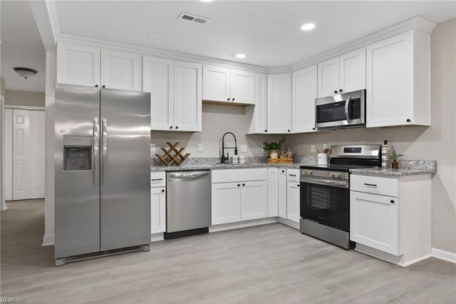 429 Aspen DR, Newport News, VA 23608