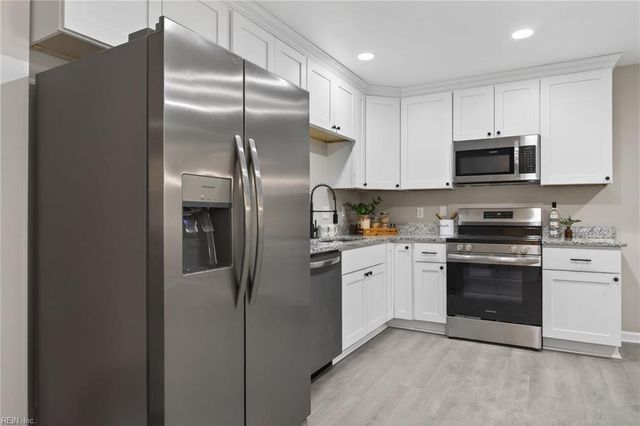 429 Aspen DR, Newport News, VA 23608