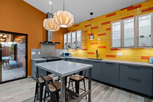 358 E Whitton Avenue, Phoenix, AZ 85012