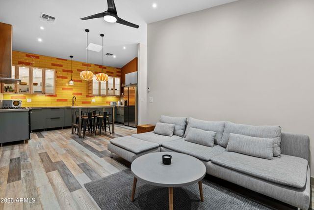 358 E Whitton Avenue, Phoenix, AZ 85012