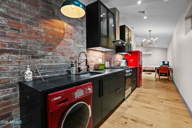 358 E Whitton Avenue, Phoenix, AZ 85012