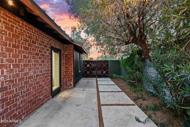 358 E Whitton Avenue, Phoenix, AZ 85012