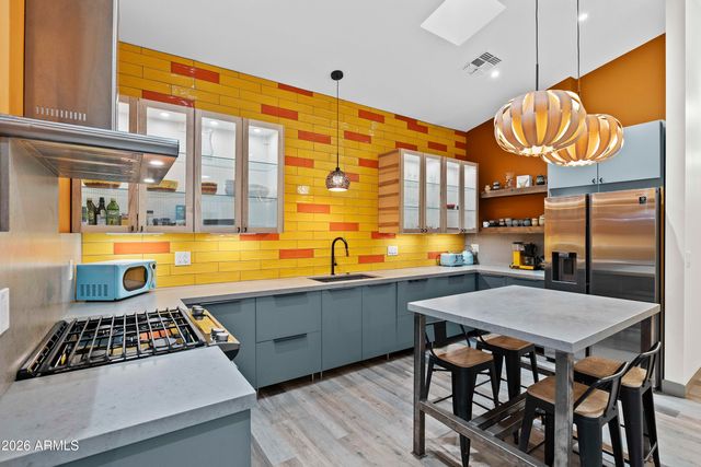 358 E Whitton Avenue, Phoenix, AZ 85012