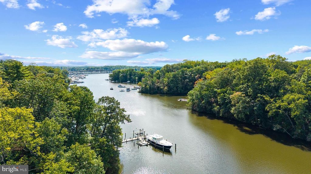 105 WALLACE MANOR RD, Edgewater, MD 21037