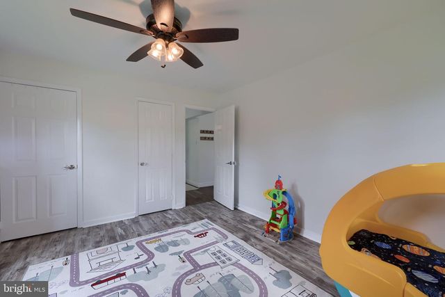 1074 HEARTHSTONE RD, Lancaster, PA 17603