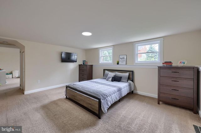 1074 HEARTHSTONE RD, Lancaster, PA 17603