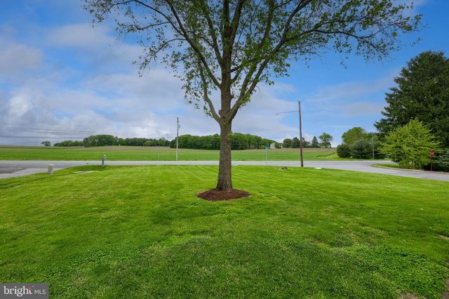 1074 HEARTHSTONE RD, Lancaster, PA 17603