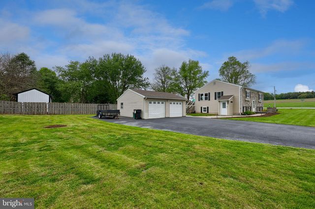 1074 HEARTHSTONE RD, Lancaster, PA 17603