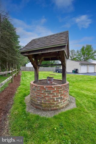 1074 HEARTHSTONE RD, Lancaster, PA 17603