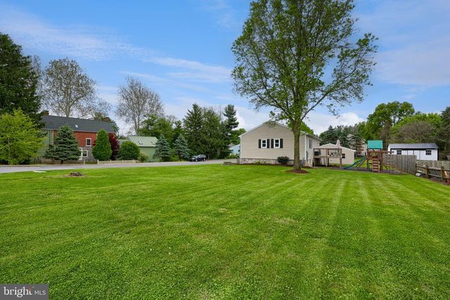 1074 HEARTHSTONE RD, Lancaster, PA 17603