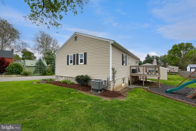 1074 HEARTHSTONE RD, Lancaster, PA 17603