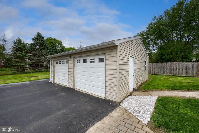 1074 HEARTHSTONE RD, Lancaster, PA 17603